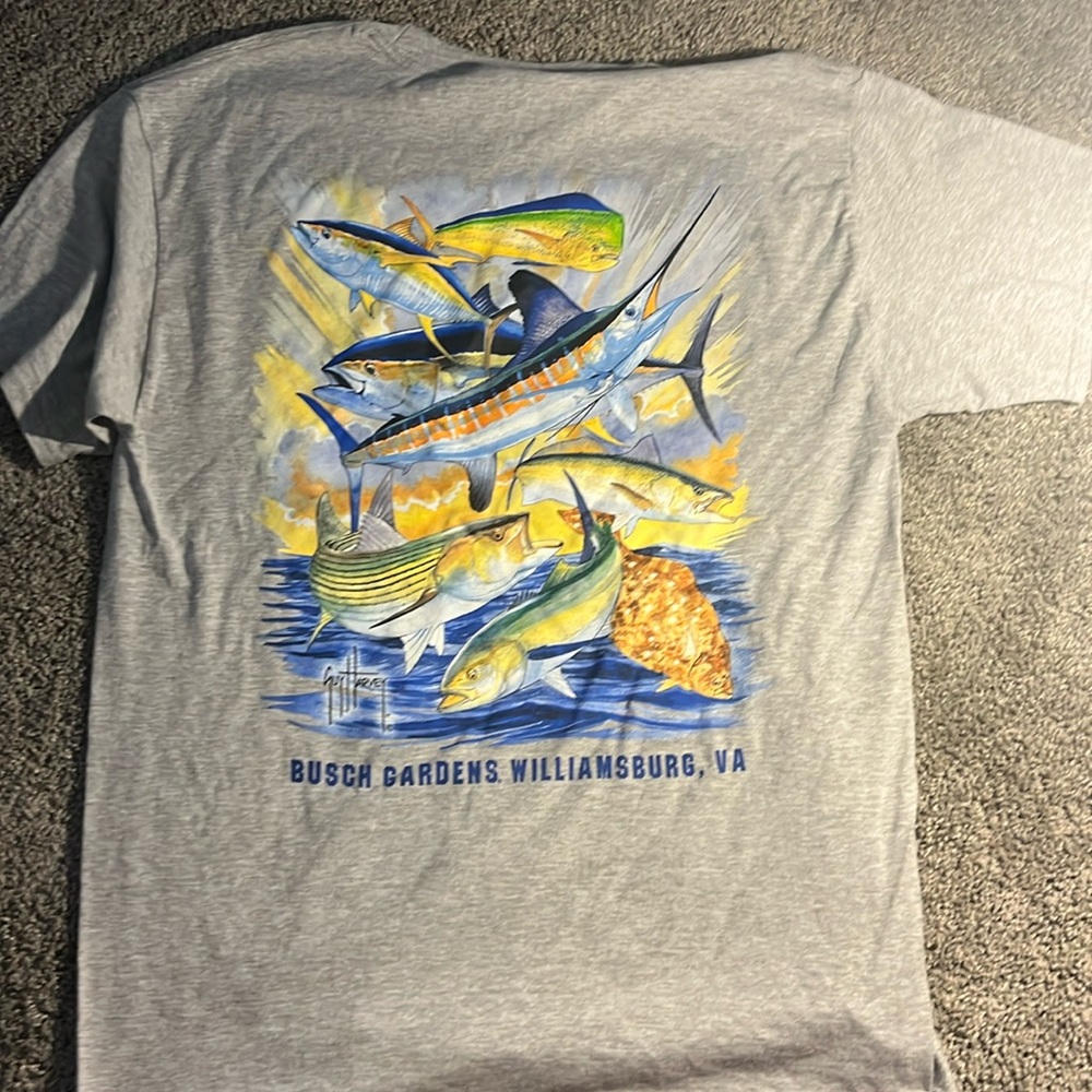 Guy Harvey x Seaworld/Busch gardens tee shirt signed by guy harvey